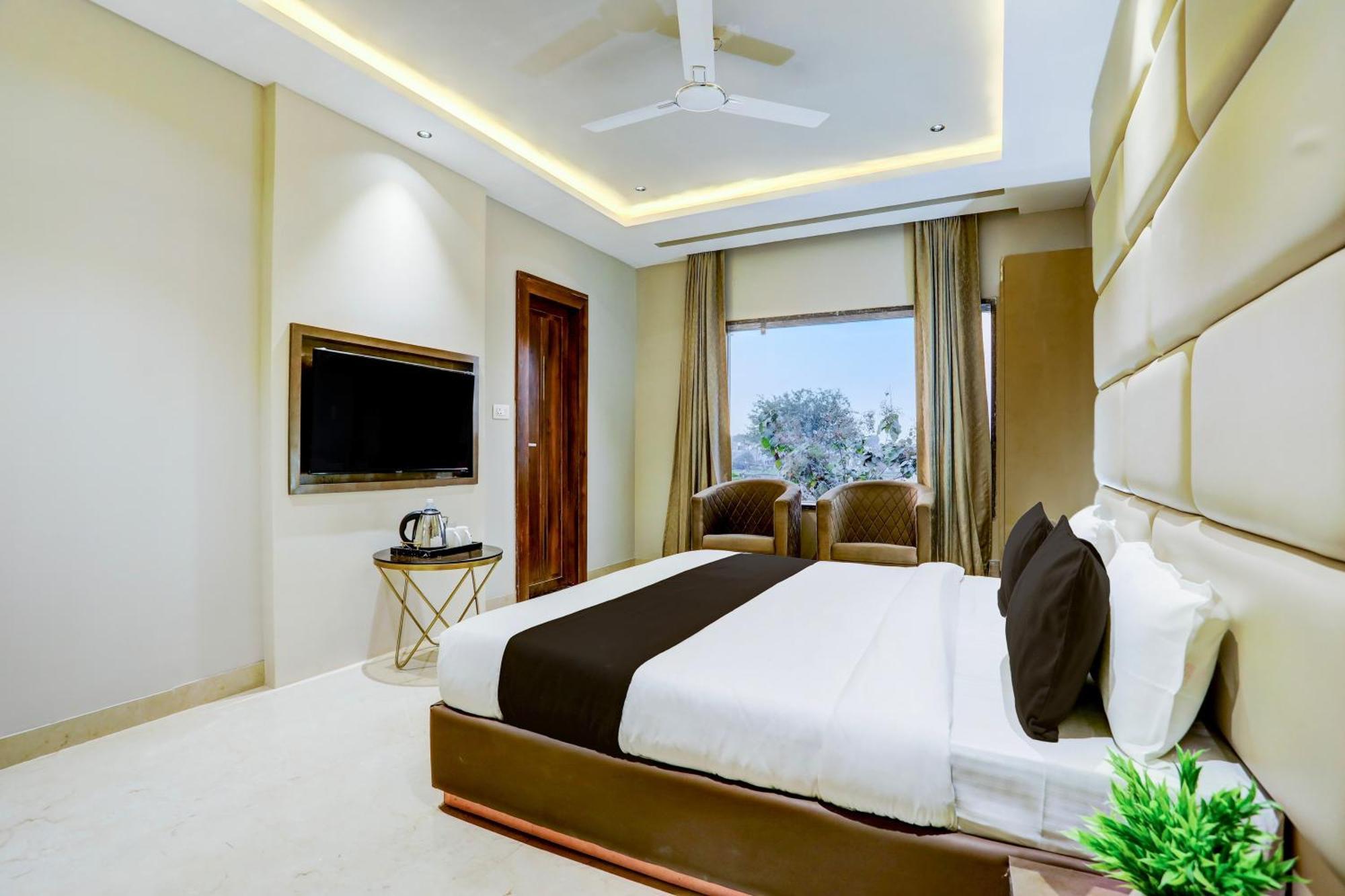 Hotel Super Collection O Belgacihia Near Kolkata Railway Station Gwalior Exterior foto