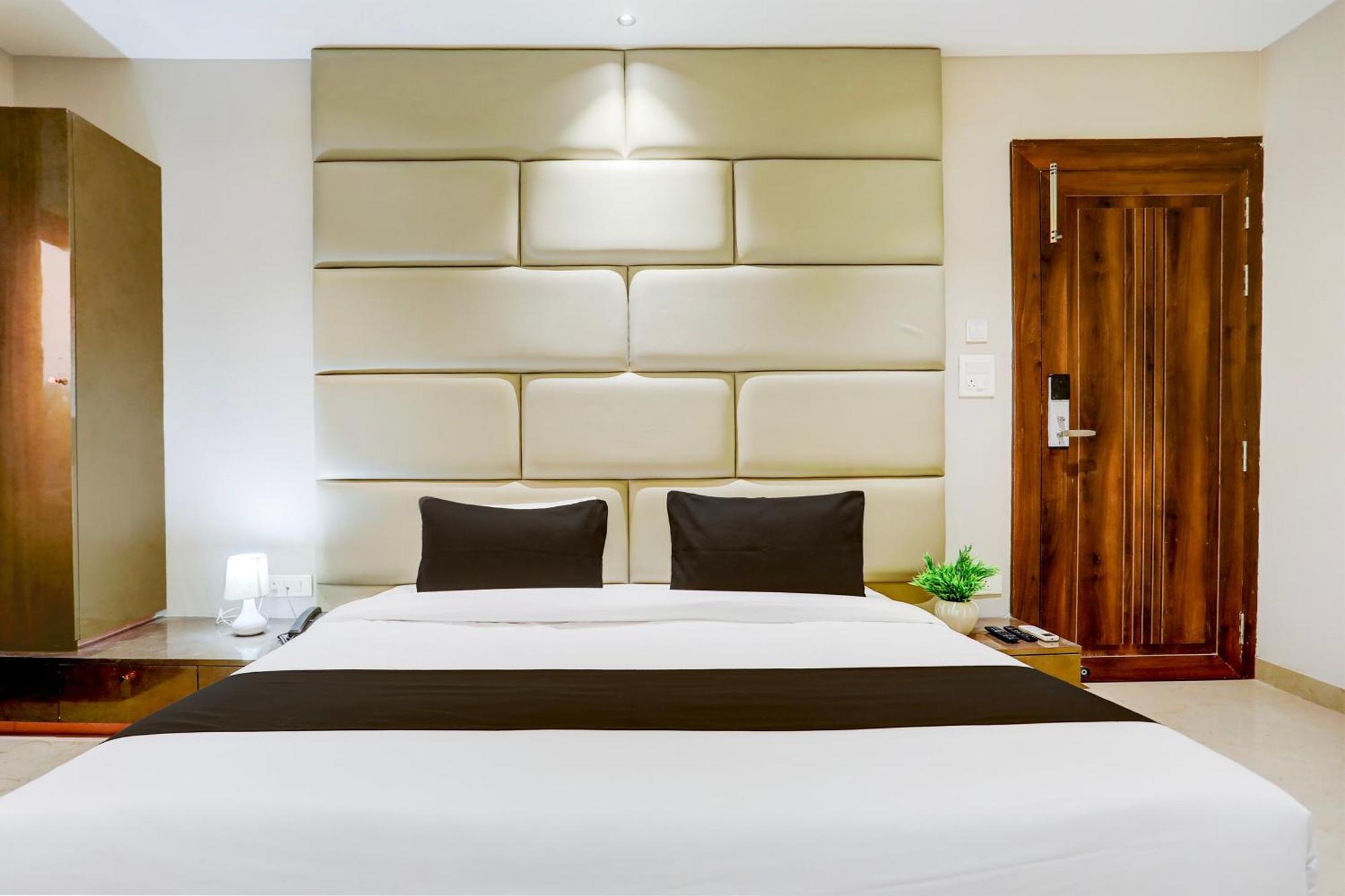 Hotel Super Collection O Belgacihia Near Kolkata Railway Station Gwalior Exterior foto