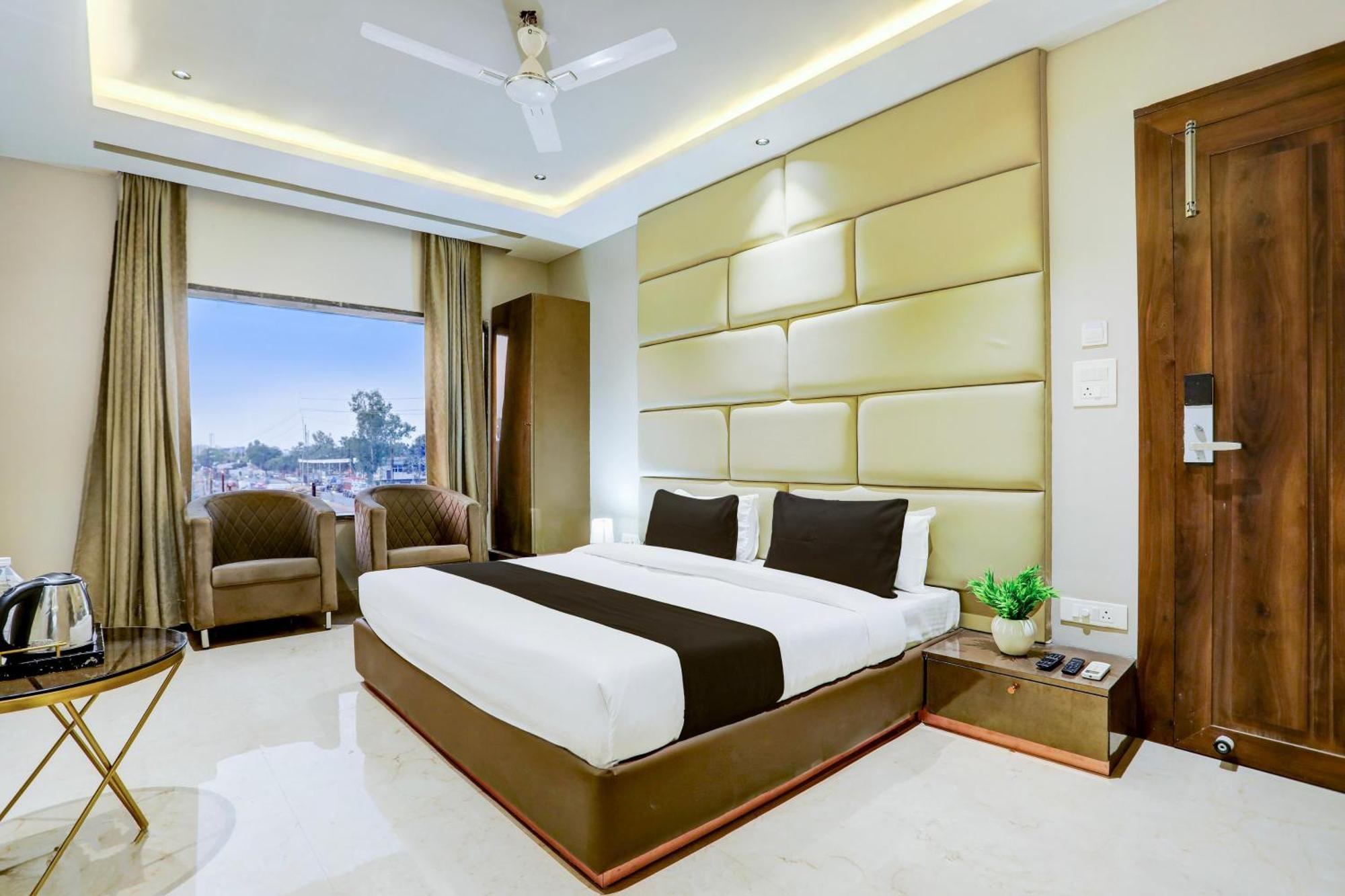 Hotel Super Collection O Belgacihia Near Kolkata Railway Station Gwalior Exterior foto